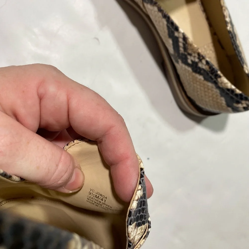 Vince Camuto Leather Tan&Black Snake Print Woman’s Slip  On Loafers 9.5 - Picture 11 of 12